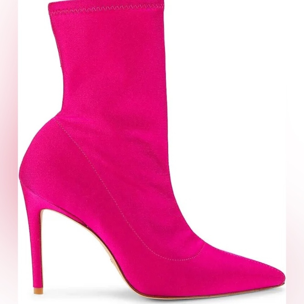 Stuart Weitzman 100 Pointed Toe Stretch Bootie